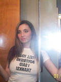 Foto selfie di una ragazza tettona
