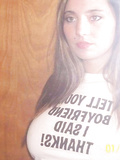 Foto selfie di una ragazza tettona