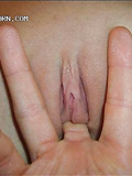 Bionda tettona si diverte con un grosso cazzone