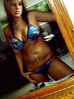 Autofoto di belle ragazze