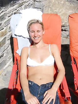 Foto amatoriali ragazza bionda olandese