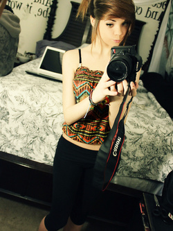 Autoscatti hot di una 19enne in lingerie