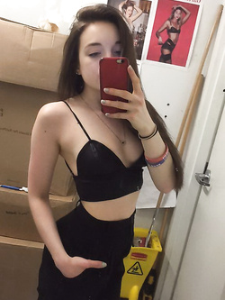 Foto porno di Whatsapp di una 18enne