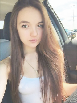 Foto porno di Whatsapp di una 18enne