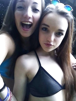 Foto porno di Whatsapp di una 18enne