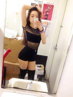 Foto porno di Whatsapp di una 18enne