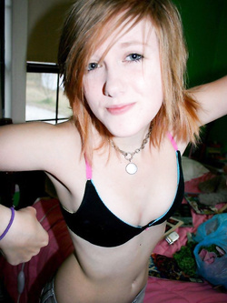 Foto di una teen esibizionista