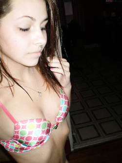 AAA Giovane fighetta vuole trombare