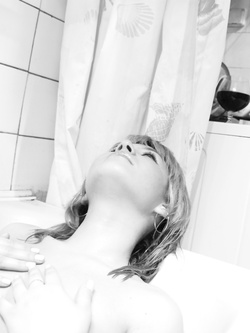 Selfie hot si una venere bionda