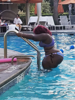 Donna Senegalese in America