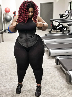 Donna Senegalese in America