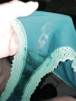 Valentina vuole vostri tributi di sborra