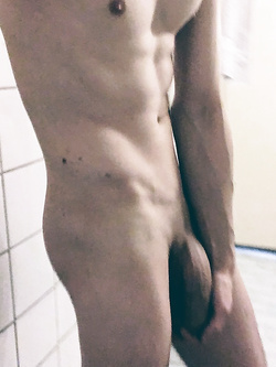 Sono davvero tanto voglioso e ho solo voglia di godere