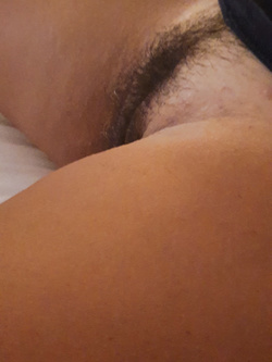 Moglie fica pelosa 3