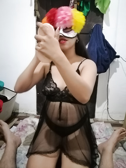 MOGLIE IN LINGERIE