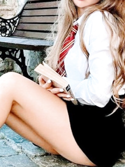 Adolescente bionda bisessuale molto perversa