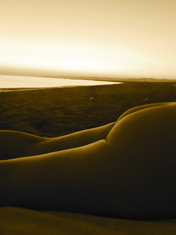 nuda in spiaggia