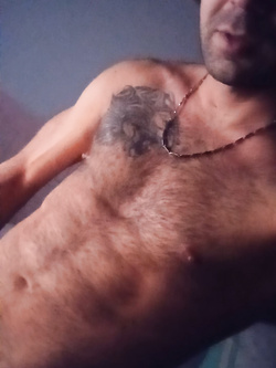 Cazzone duro in cerca di una napoletana