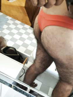 Indosso intimo di mia cognata e sborro