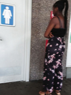 Black girl toilett fuck