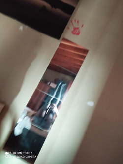 Con i jeans stretti..