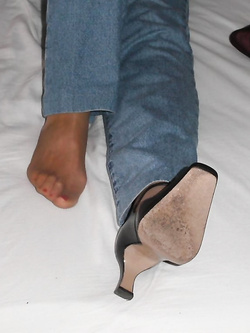 È meglio con le scarpe, con le calze o a piedi nudi?