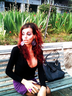 SCANDALO A LUCI ROSSE CLICAAA