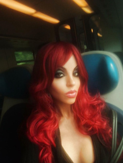 SCANDALO A LUCI ROSSE CLICAAA