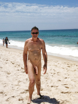 True nudist flashing cock Parte 2