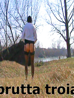 mi mostro al'aperto