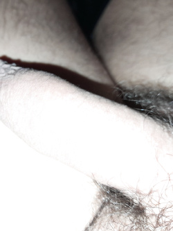 Mostro il mio pene in diverse situazioni.