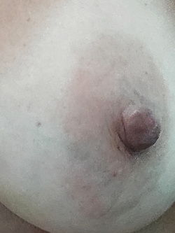 Vi faccio vedere bene i miei capezzoli