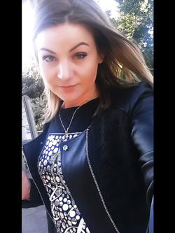 simona - porcellina esibizionista da bo