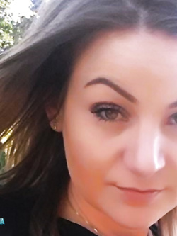 simona - porcellina esibizionista da bo