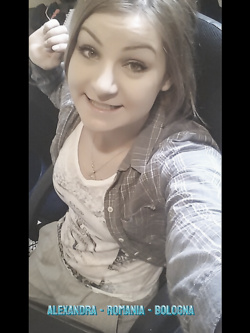 simona - porcellina esibizionista da bo