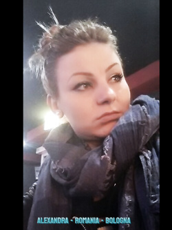 simona - porcellina esibizionista da bo