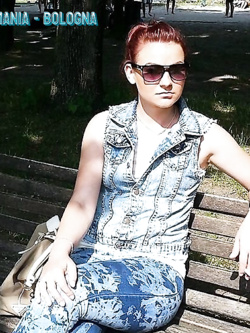 simona - porcellina esibizionista da bo