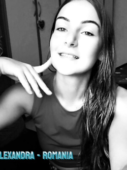 simona - porcellina esibizionista da bo