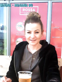 simona - porcellina esibizionista da bo
