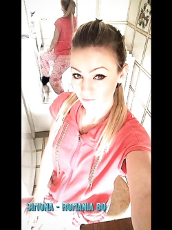 simona - porcellina esibizionista da bo