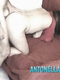 antonella - esibizionista da milano