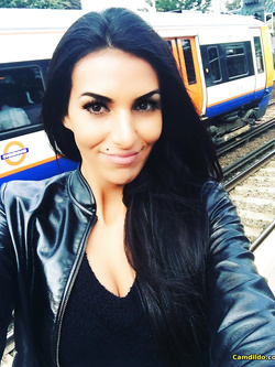 Lei è così dannatamente sbalorditiva