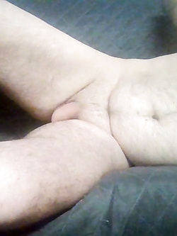 Nudo  sul divano