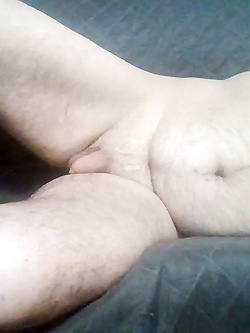 Nudo  sul divano