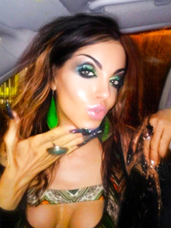 DOMENICA SBURR IN CULO CLICCAAA