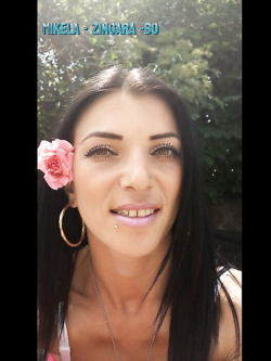 MIKELA - ZINGARA RUMENA IN AZIONE