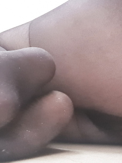 Foto dei miei piedi, culo, gambe e buco del culo