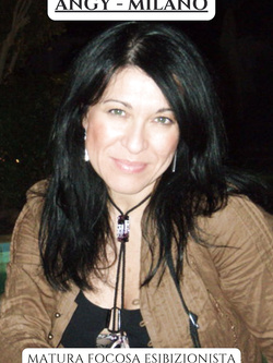 angy - esibizionista matura di milano