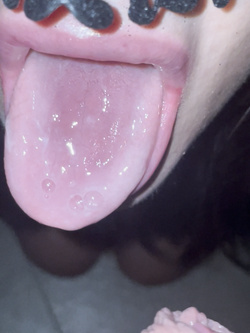 Mia moglie con la sborra in bocca