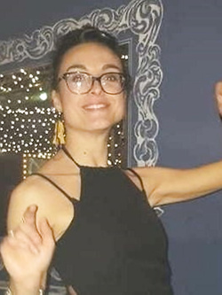 Pompinara con gli occhiali!